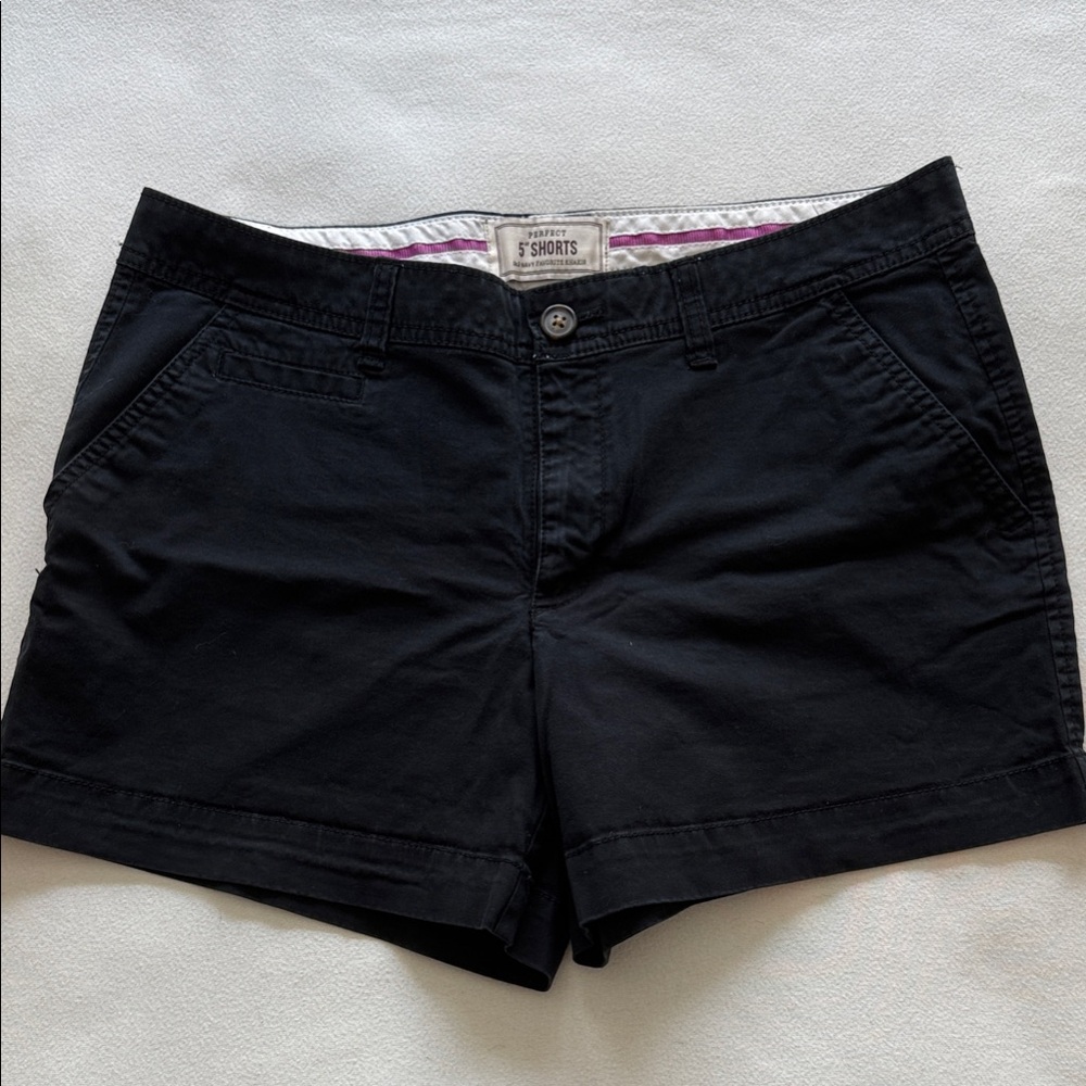 Old Navy Women’s Black 5" Chino Shorts, Size 8